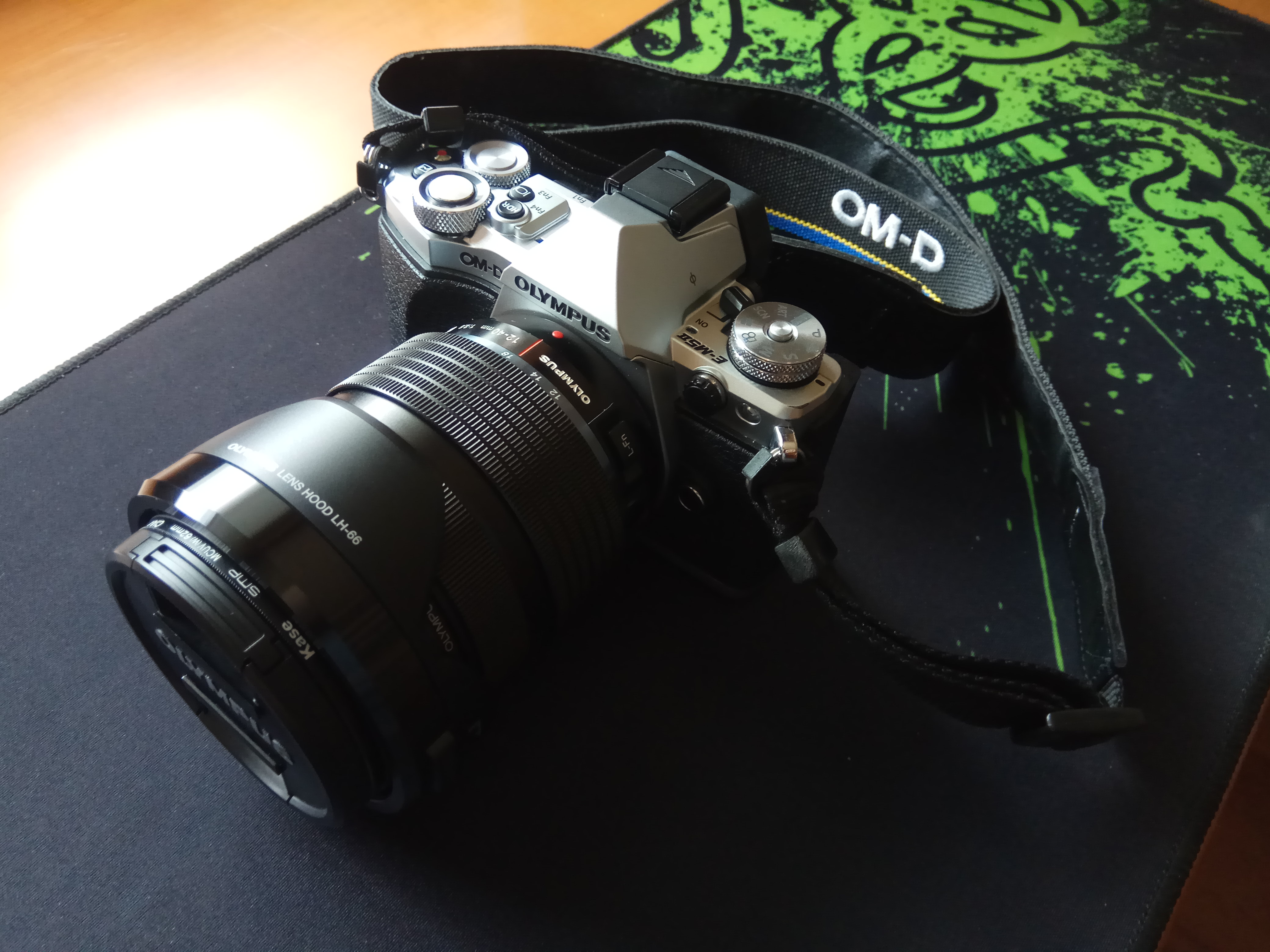 奥林巴斯EM5II相机+12-40 Pro标准变焦镜头